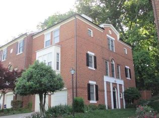 133 Crofton Hill Ln, Rockville, MD 20850