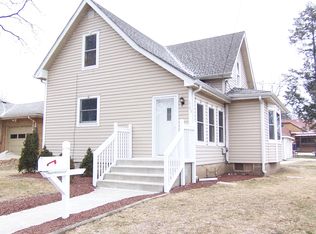 1103 Bellevue Ave, Elgin, IL 60120