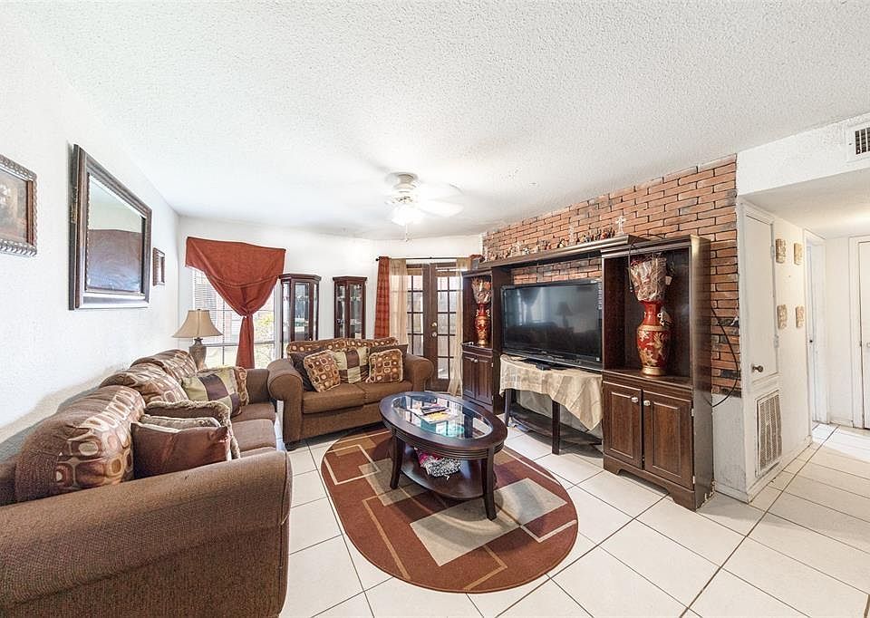 1st image of 12500 Sandpiper Dr APT 133