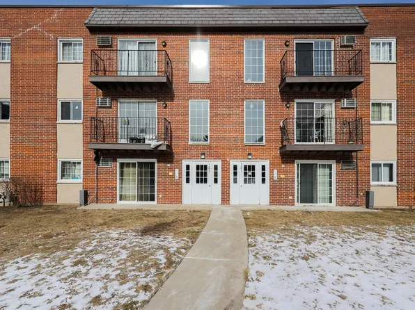 123 W Elk Trl APT 322, Carol Stream, IL 60188