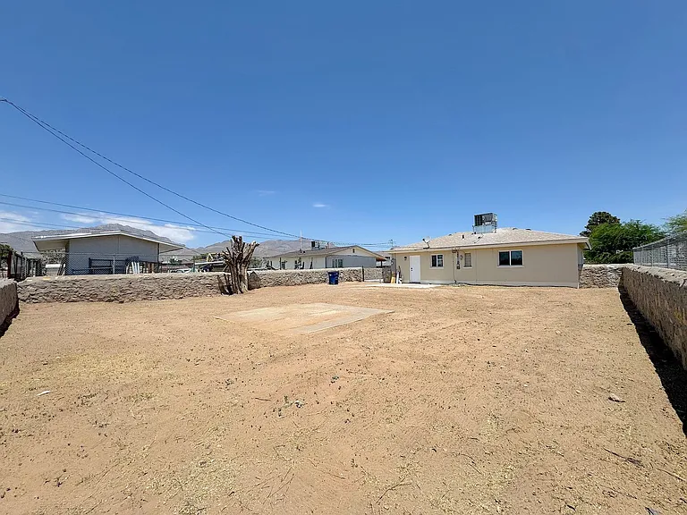 4918 Tetons Dr — Photo 17