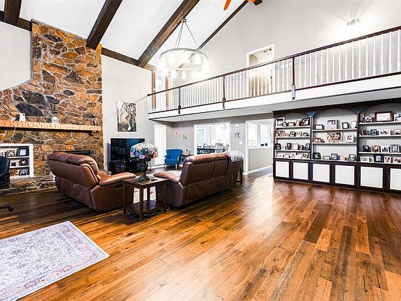 3rd image of 205 Blue Chip Farm Rd