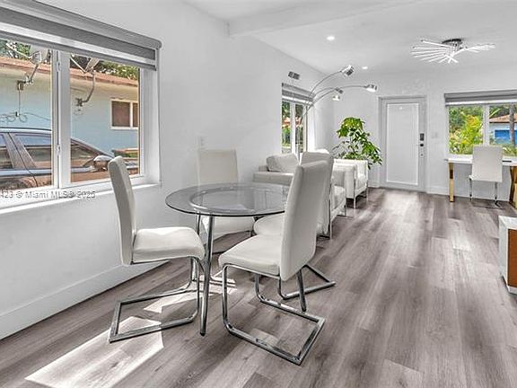 3rd image of 886 NE 134th St #0