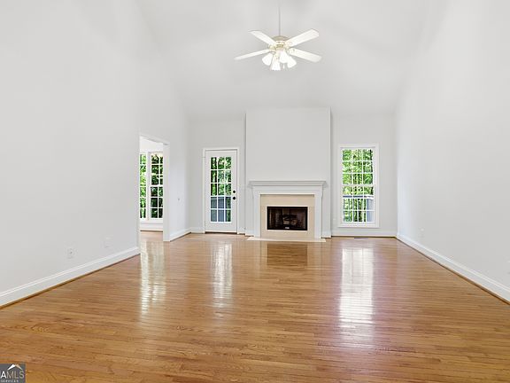 3rd image of 940 Cider Ridge Ct