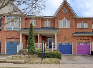 48 Thorp Cres, Ajax, ON