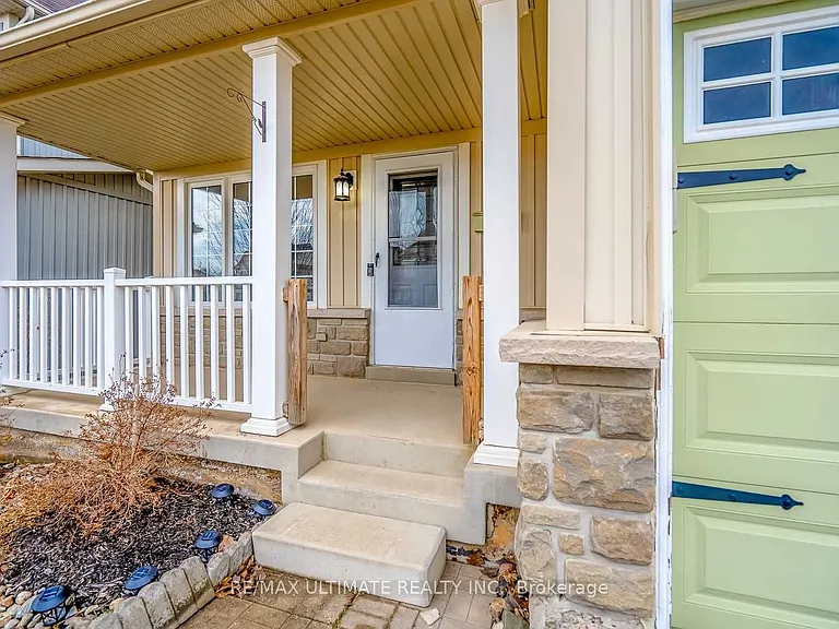 217 Marilyn St — Photo 2