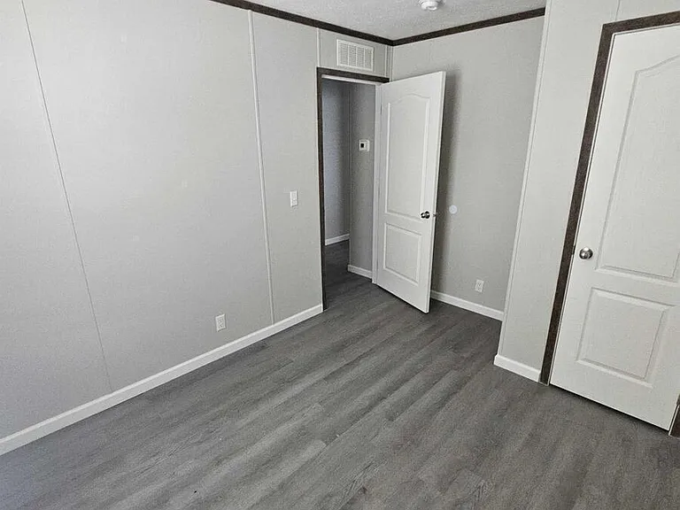 5705 Heather View Ln — Photo 13