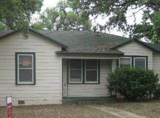 261 Adams St, Seguin, TX 78155
