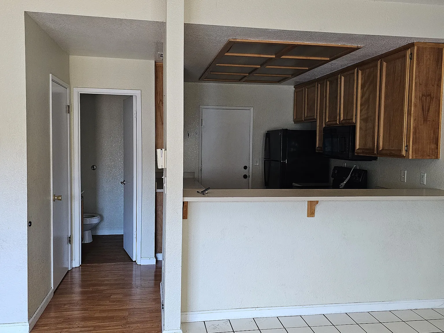 4 bed, 2.5 bath, 1600 sqft, $2,400 — Photo 4