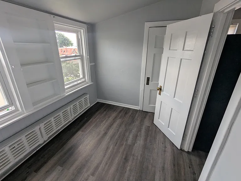 916 Centre Ave #3 — Photo 16