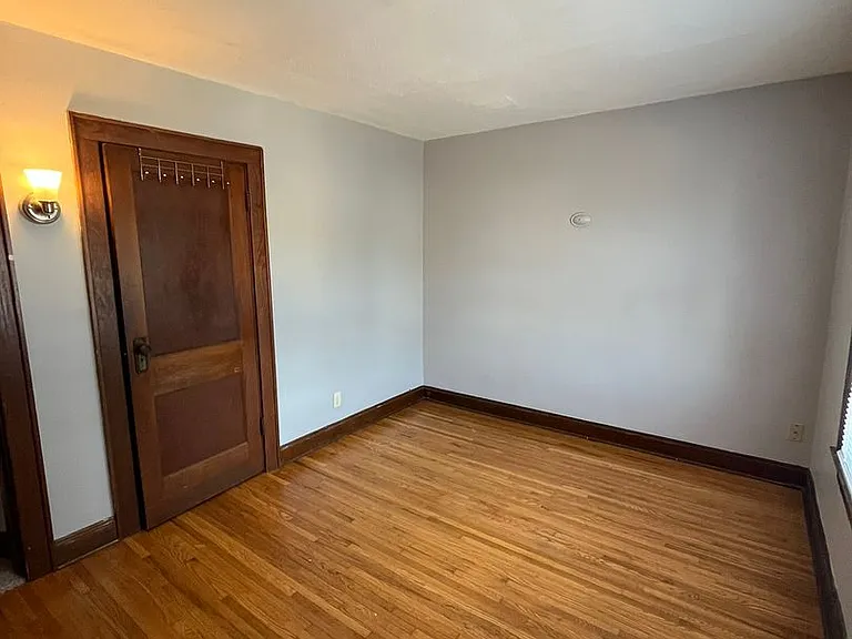 452-454 S Huron Ave — Photo 11