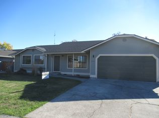 1751 NW 2nd Ave, Oak Harbor, WA 98277