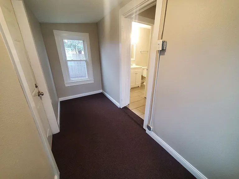 240 E Dunham Ave — Photo 13