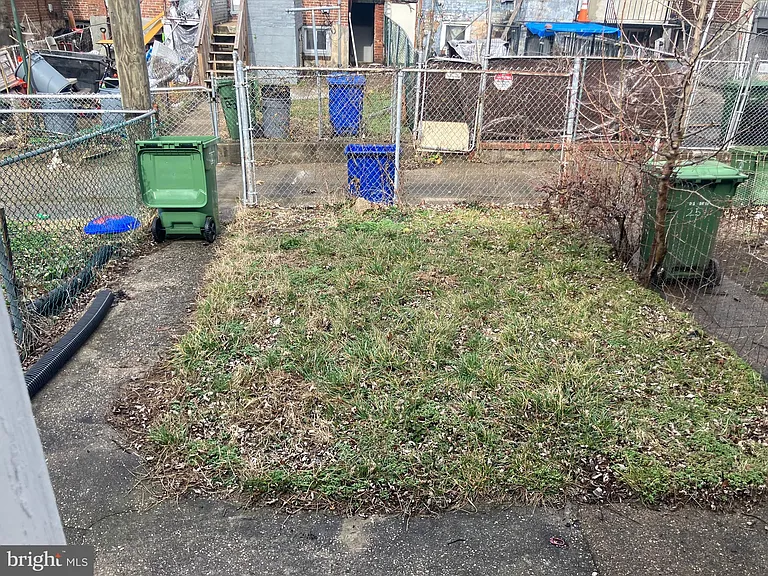 2540 Aisquith St — Photo 11