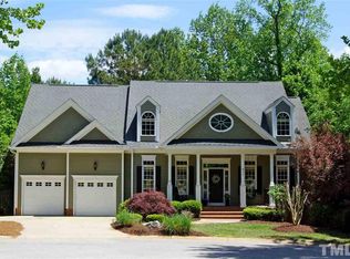 417 Sunset Grove Dr, Holly Springs, NC 27540