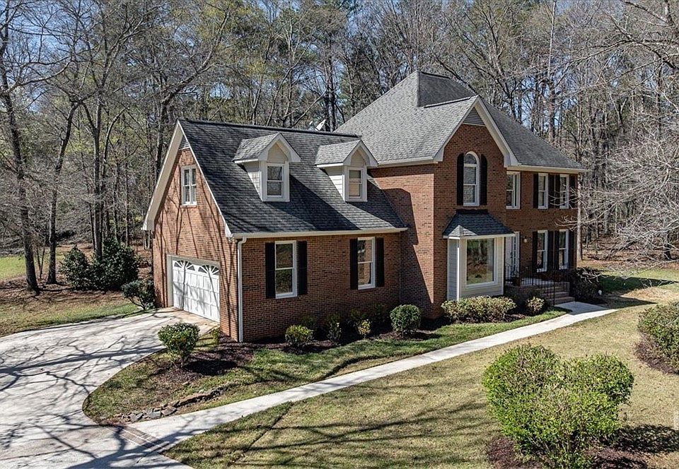 1st image of 125/115 Emerald Drive