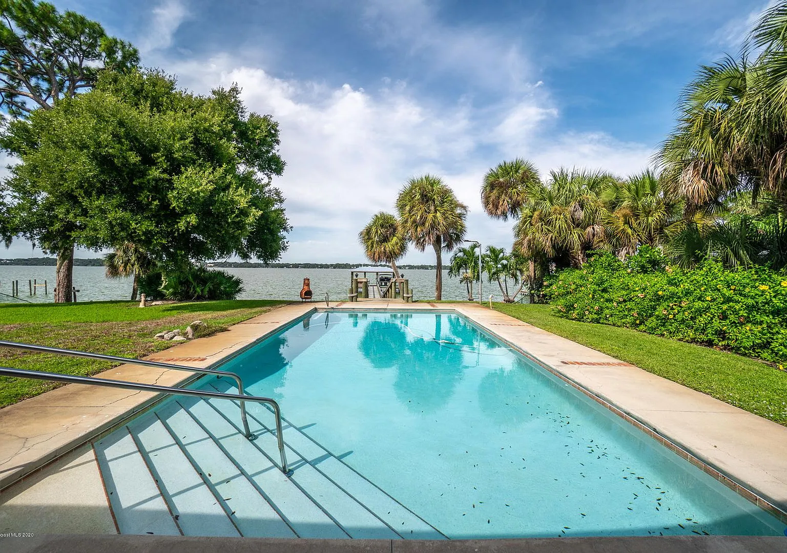 Executiive Indian River home with pool and boat dock/lift — Photo 2