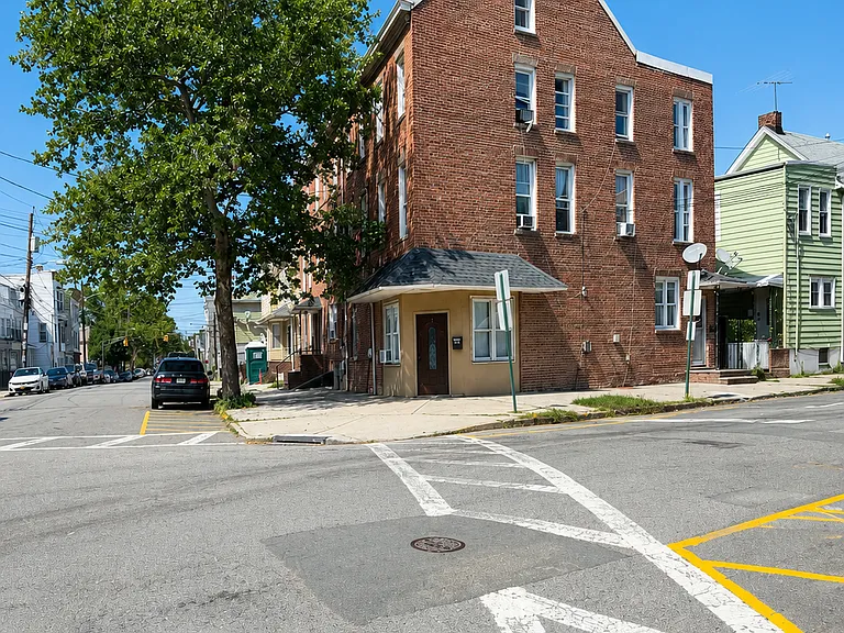 201-203 N 2nd St #3 — Photo 10