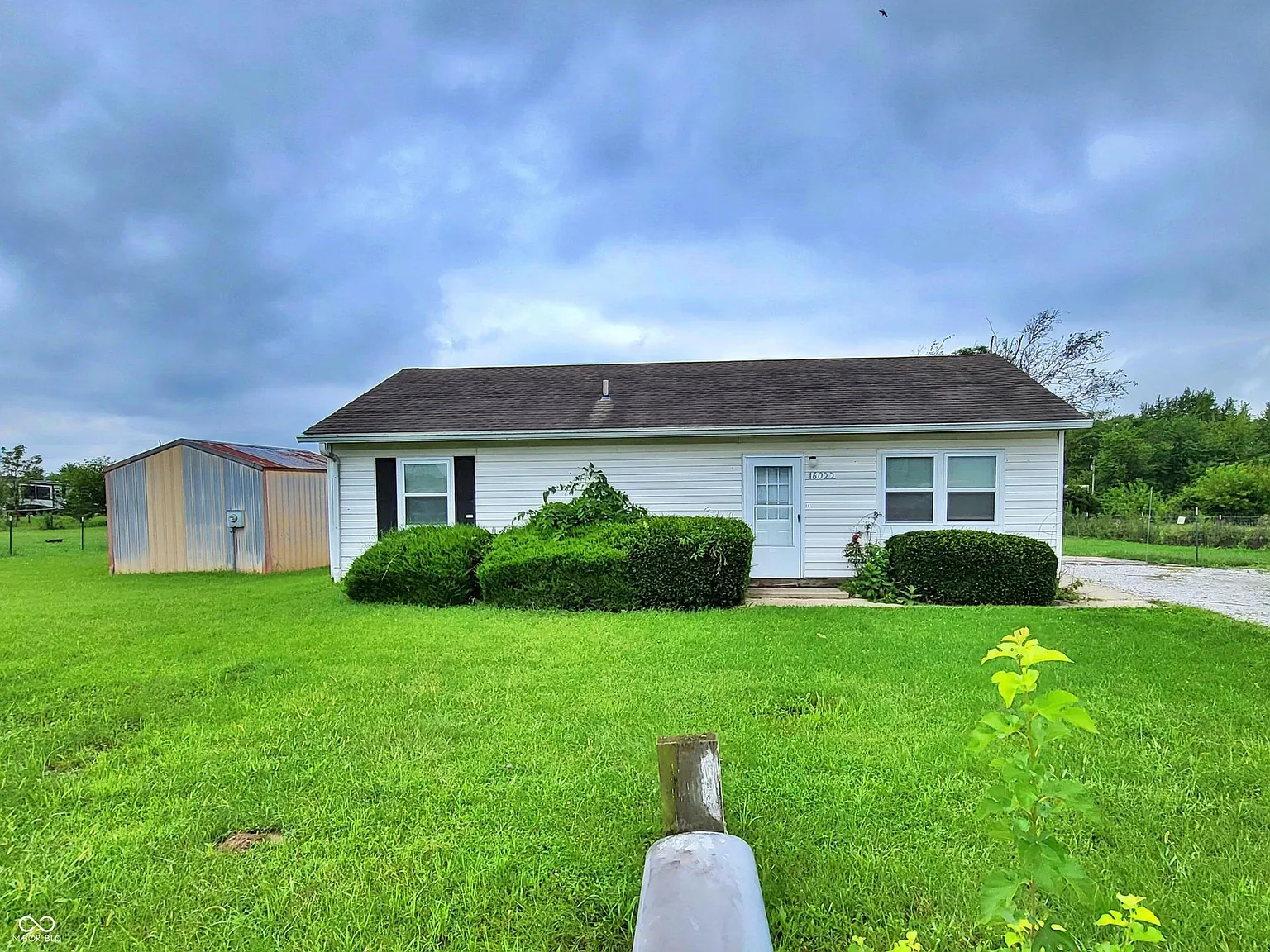 3 bed, 1.0 bath, 1040 sqft, $1,400 — Photo 1