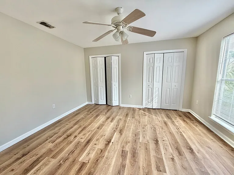 81 Lake Front Dr — Photo 16