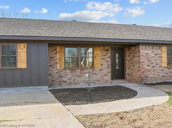 200 Faye Ave, Pocola, OK 74902