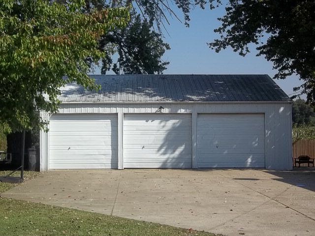 2nd image of 10475 Highway 54