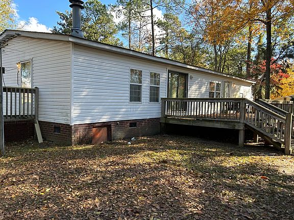 Side Entrance to Left - Back Entrance off Deck into laundry room