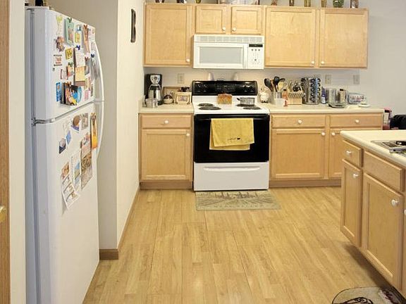 5th image of 3850 Amber Ct