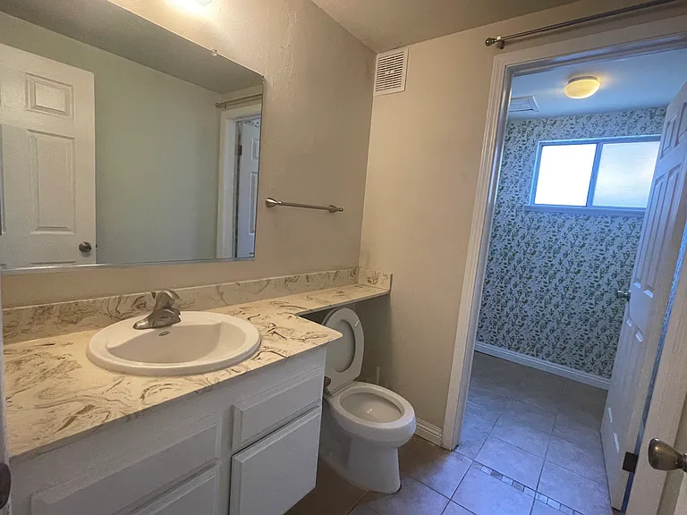 4935 Massachusetts Dr — Photo 32
