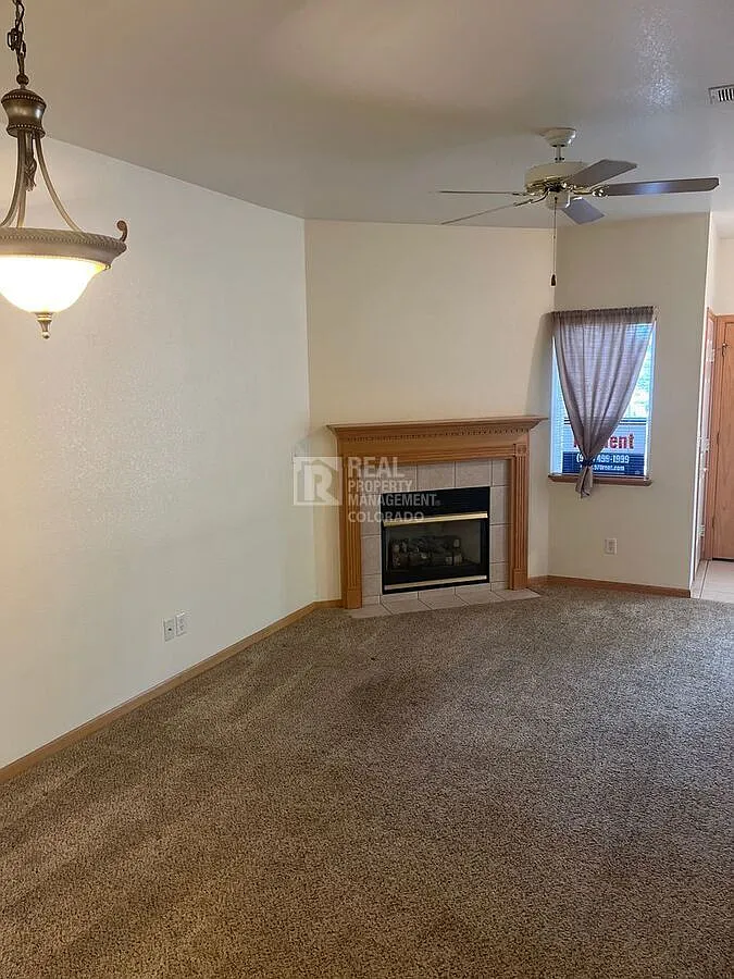 Charming 2 Bed, 2 Bath Condo with Attached Garage in West Point — Photo 4