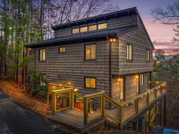 2758 Overholt Trl, Sevierville, TN 37862