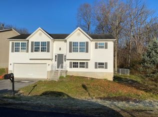 77 Burdette Dr, Martinsburg, WV 25404
