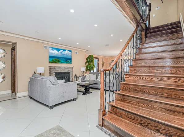 14 Walnut Place image 25 of 47