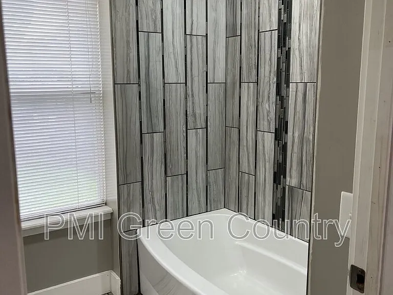 1608 S Kalanchoe Ave — Photo 26