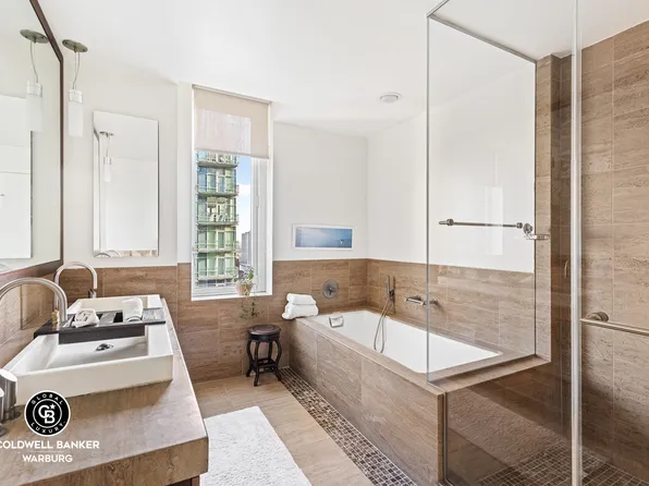 250 East 53rd Street image 10 of 20