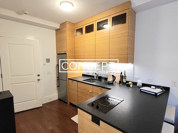 3rd image of 98 Myrtle St #6CP