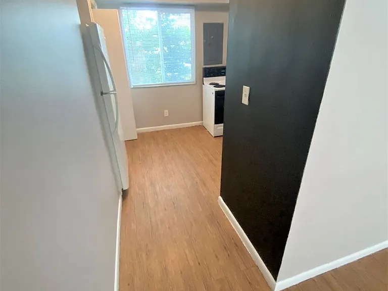 451 Alden Ave — Photo 5