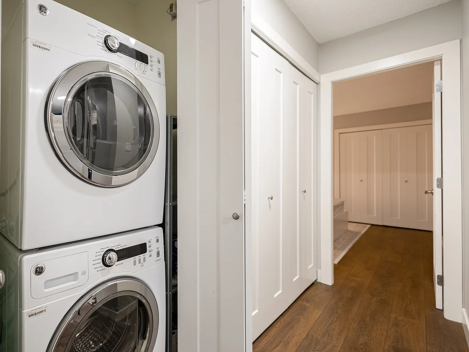 2 bed, 969 sqft, $2,700 — Photo 4