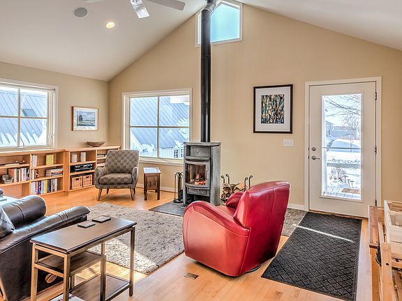 3rd image of 124 Egret Ln