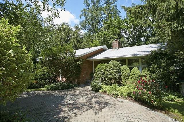 1st image of 42 Wayside Dr