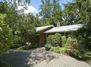 42 Wayside Dr, White Plains, NY 10607