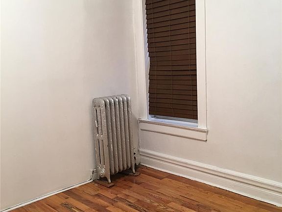 5th image of 216 Bradhurst Ave APT 19