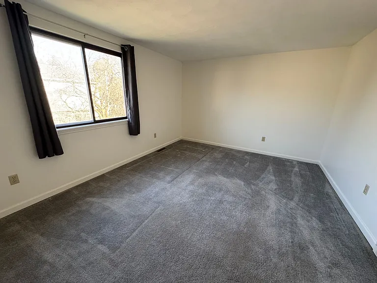 323 Gillespie Ave — Photo 17