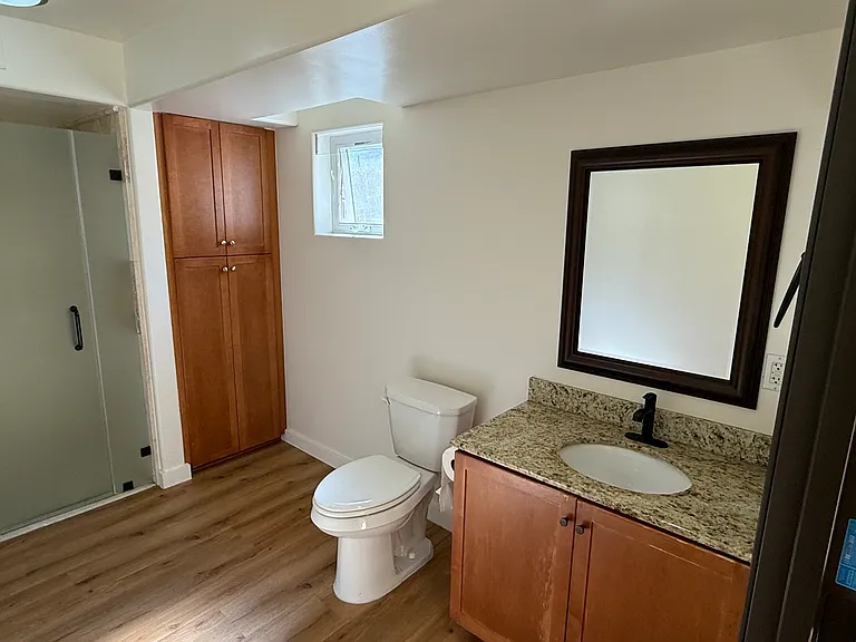 255 W 7th St #16 — Photo 11