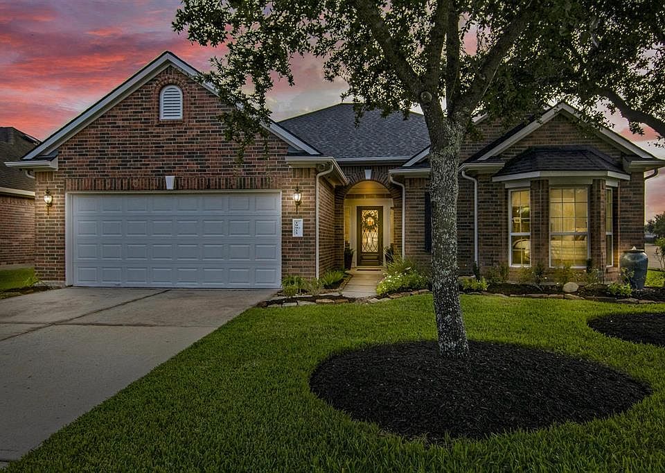 Welcome to 19911 Letchfield Hollow Drive on an oversized, corner lot.