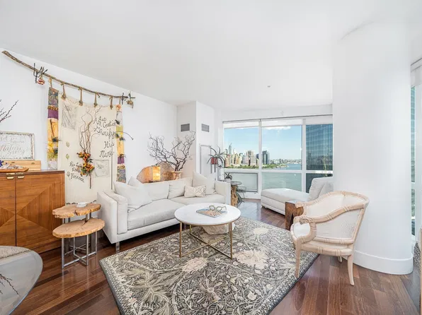 77 Hudson Street image 1 of 17