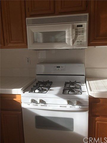 2nd image of 19 Poppyfield Ln