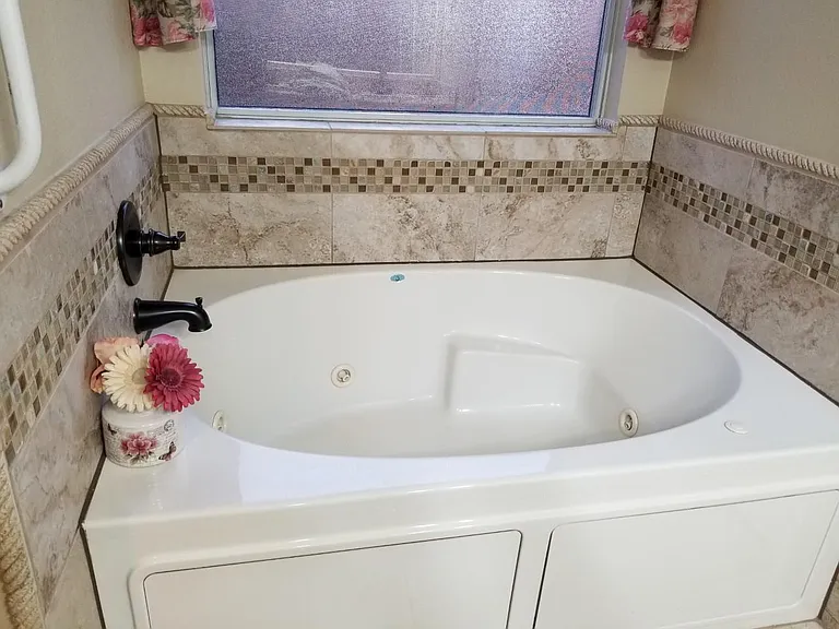 1411 Lincoln Dr — Photo 5