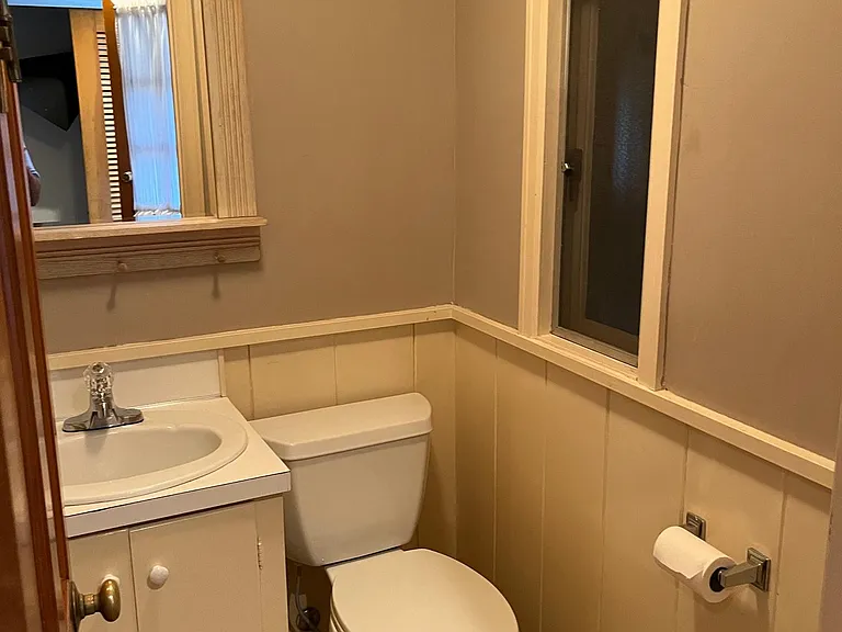 1/2 bath