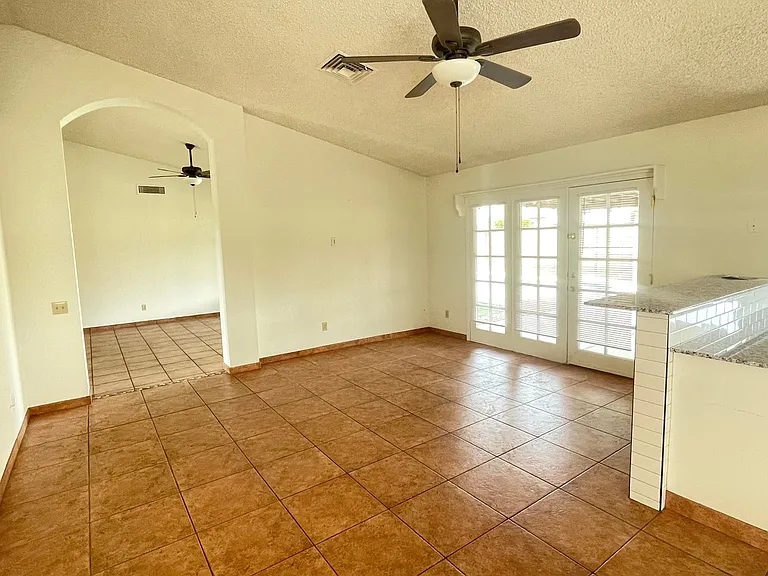 1609 N Longmore St — Photo 15